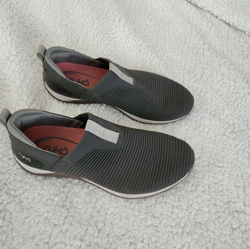 Women's Ryka Shoes Size 9